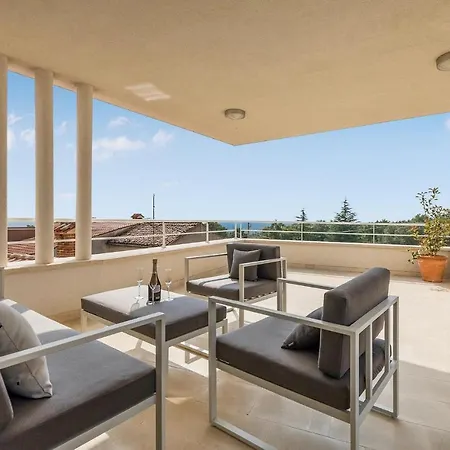 Zoa 4* Pula