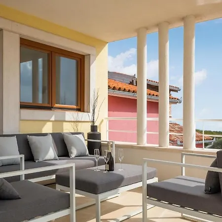 Zoa 4* Pula